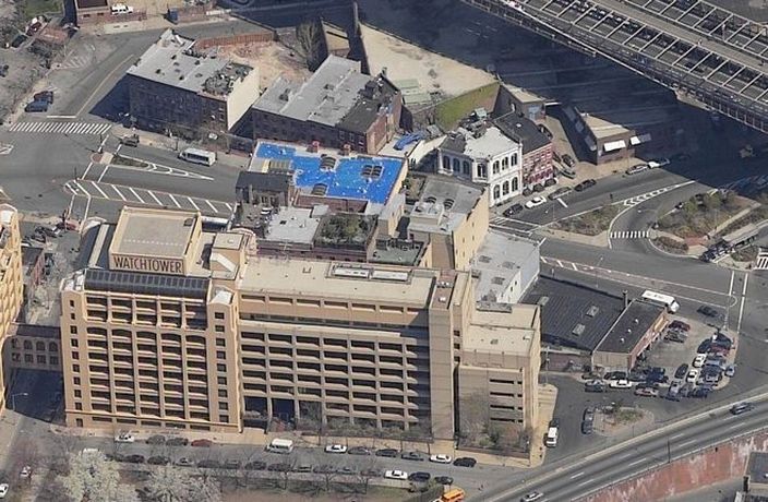 fulton ferry: front st - cadman plaza w